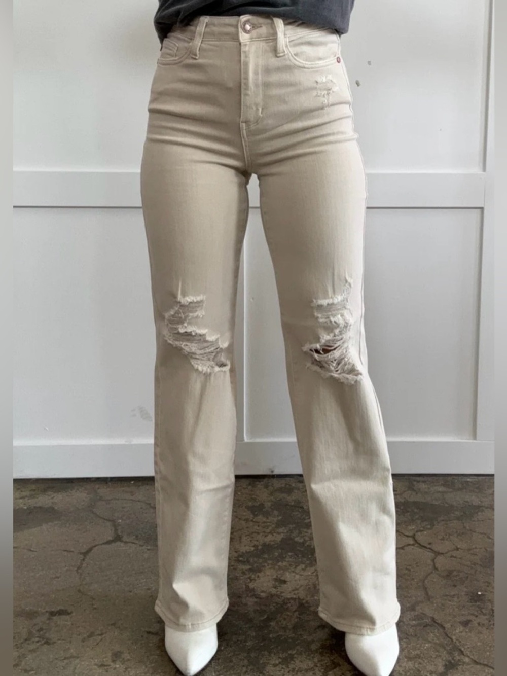 Judy Blue Straight-Leg Distressed Jeans in Cream